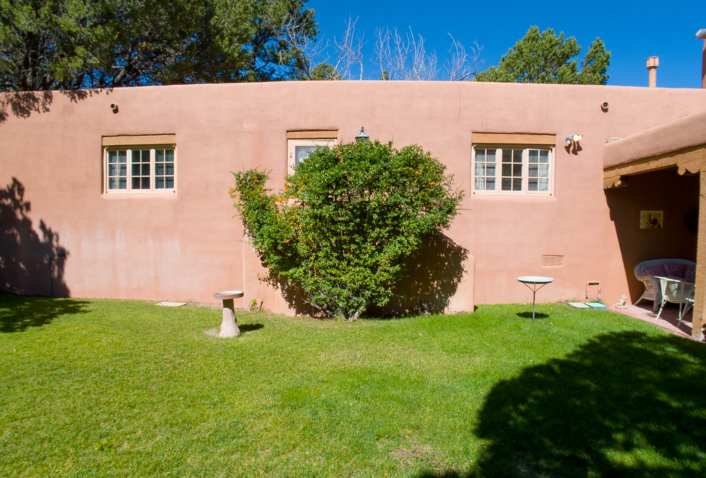 L1000547.jpg South Yard James Allison Flickr