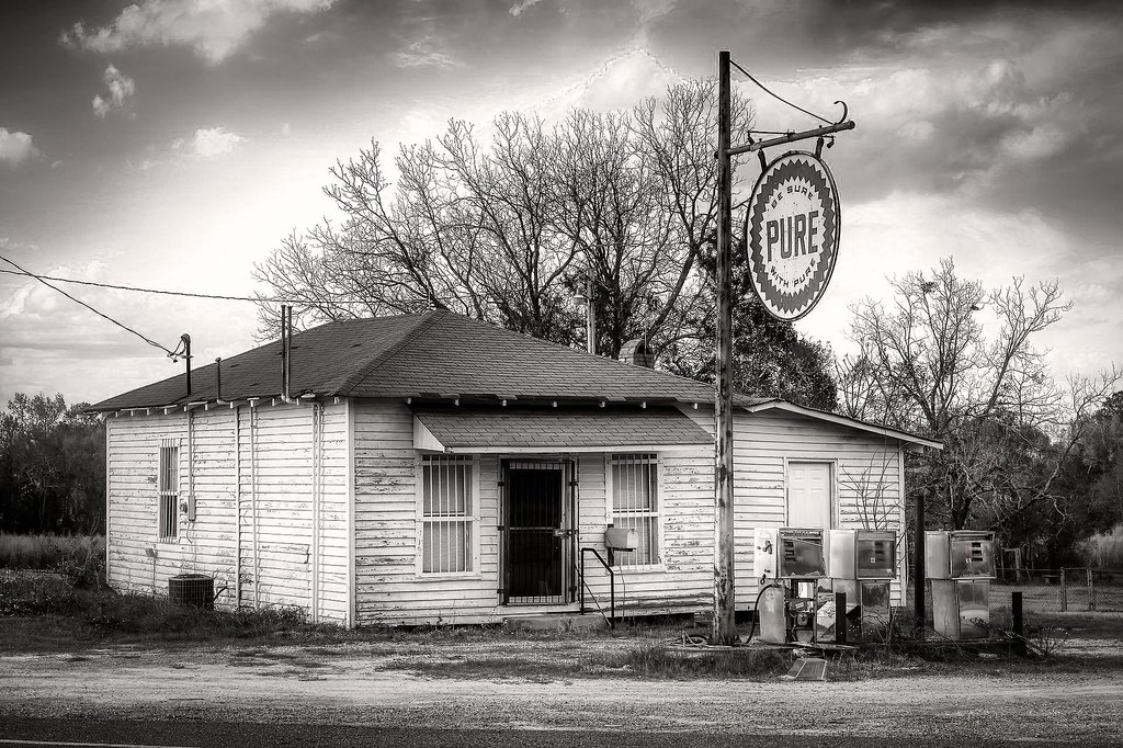 Pure Gas Station (Explore 5/1/22) Pure Oil Company was an … Flickr