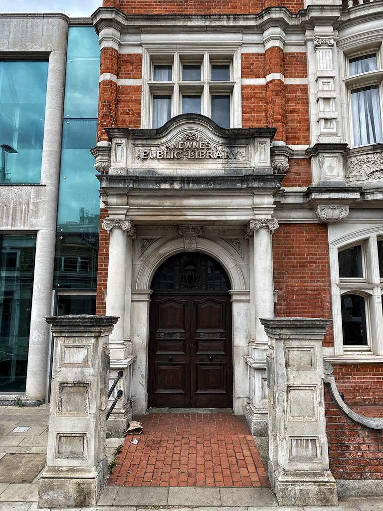 PBWA Putney Once the rich built Libraries. Newnes Public L… Flickr