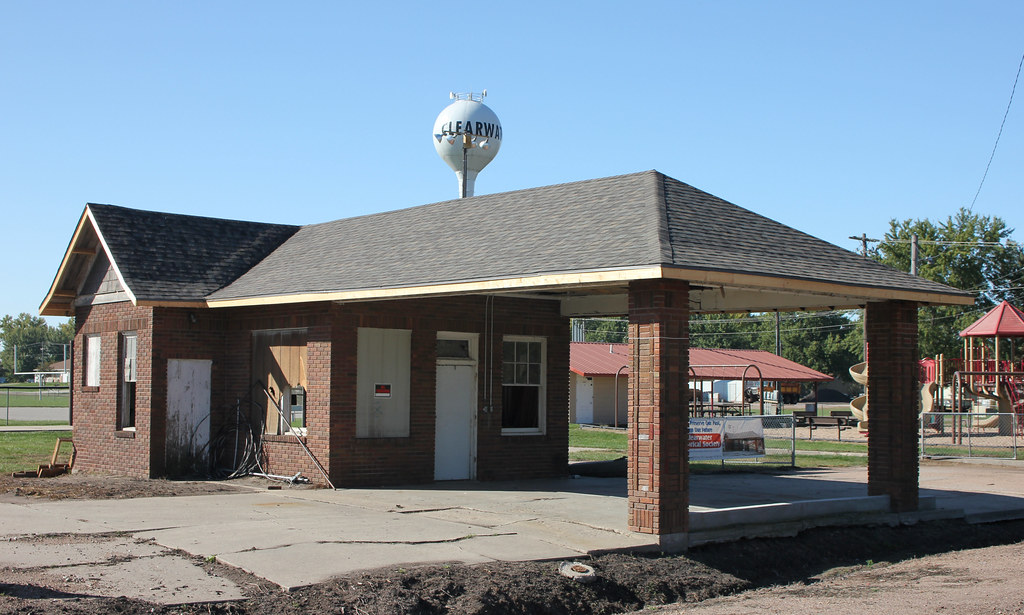 Gas Station Clearwater, NE Built in 1916. Renovations ar… Flickr