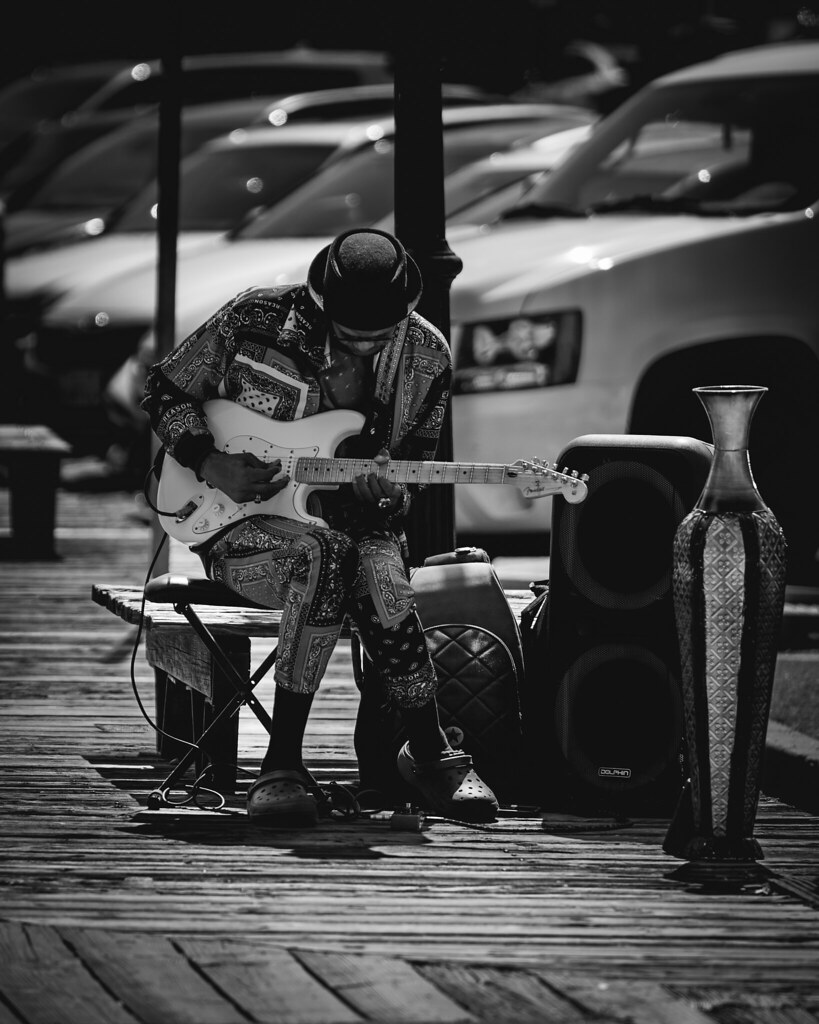 Street Performer Street performer playing classic rock in … Flickr