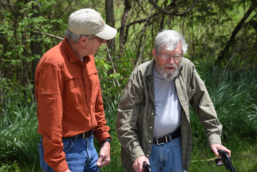 kensmithatgrindersferry07 Ken Smith with alum Lucas Parsch