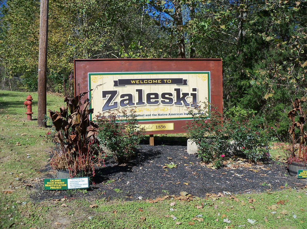OH Zaleski Entrance Sign for the entrance to Zaleski, Oh… Flickr