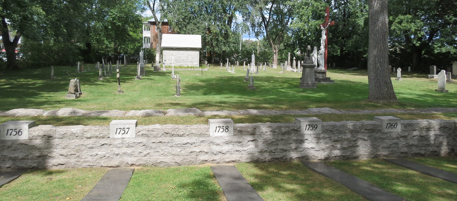 Le mausolée de Montcalm et le cimetière de l'Hôpital général de Québec