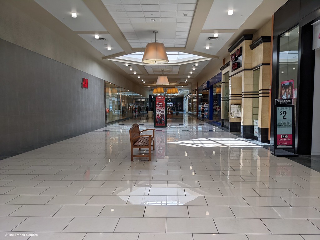 West Towne Mall West Towne Mall shopping center Madison, W… Flickr