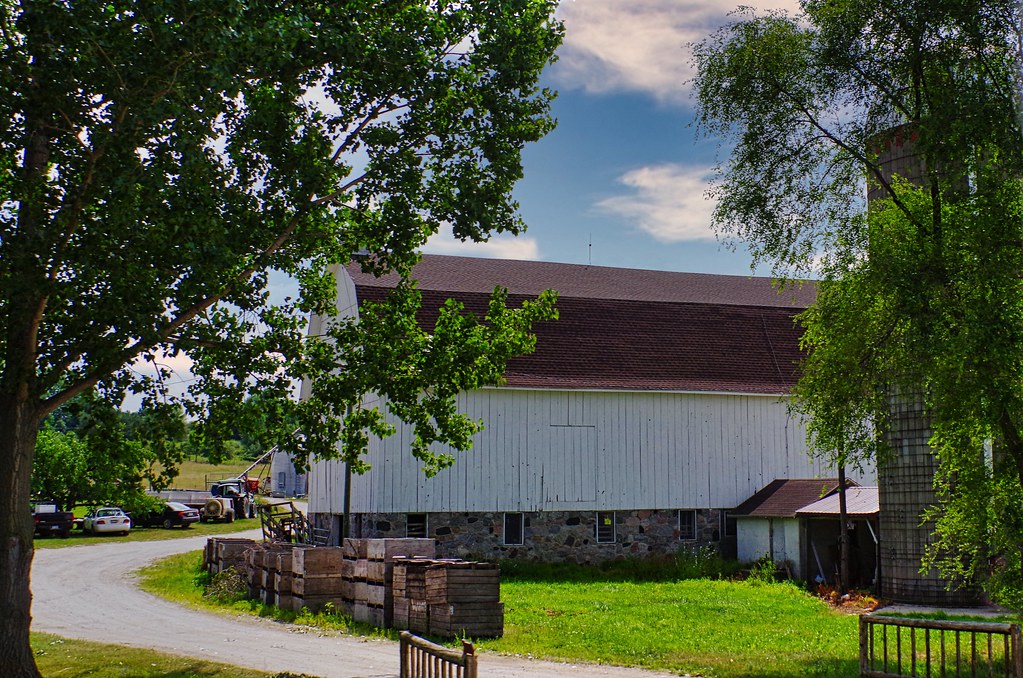Barn, Hwy 31 toward Mackinaw MI Please see my blog Champa… Flickr