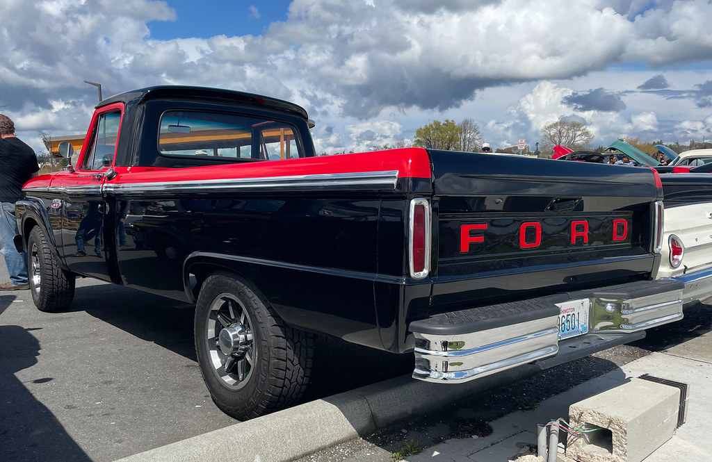 1965 Ford with 427 Waterfront car show at Windjammer Park,… Flickr