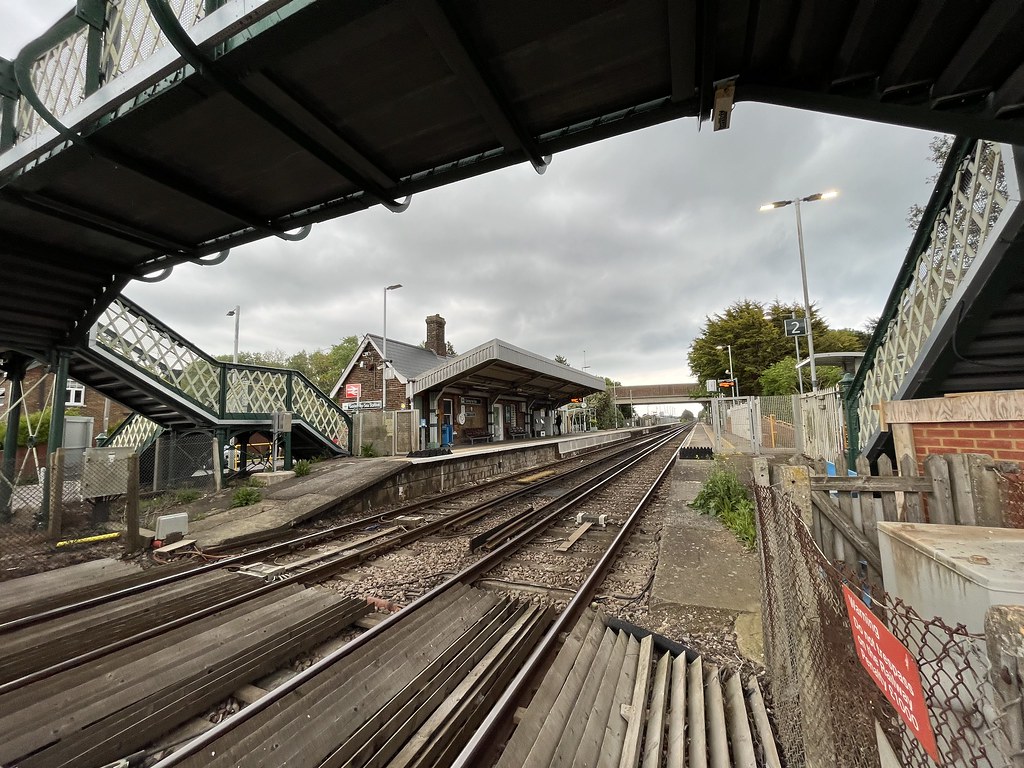 GoringbySea Railway Station Graham Benbow Flickr