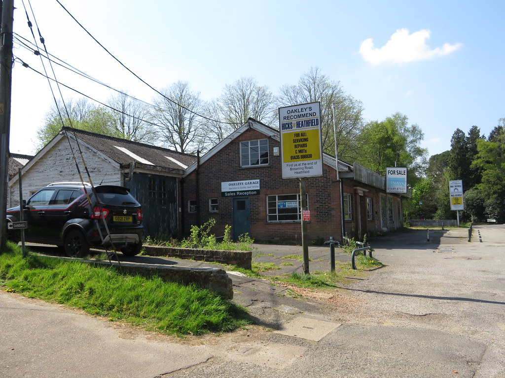 Abandoned Garage, Oakleys Garage, High Street, Burwash, Et… Flickr