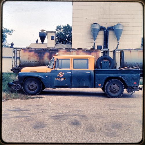 Aug 1973 Paullina, Iowa C&NW International work truck. Flickr