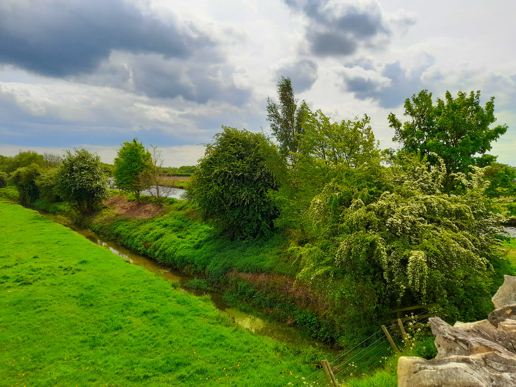 View from Bridge Lane, Pollington, Goole Pollington is a v… Flickr