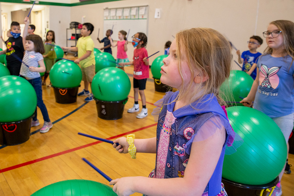 Hillis Cardio Drumming Kindergarten students at Hillis Ele… Flickr