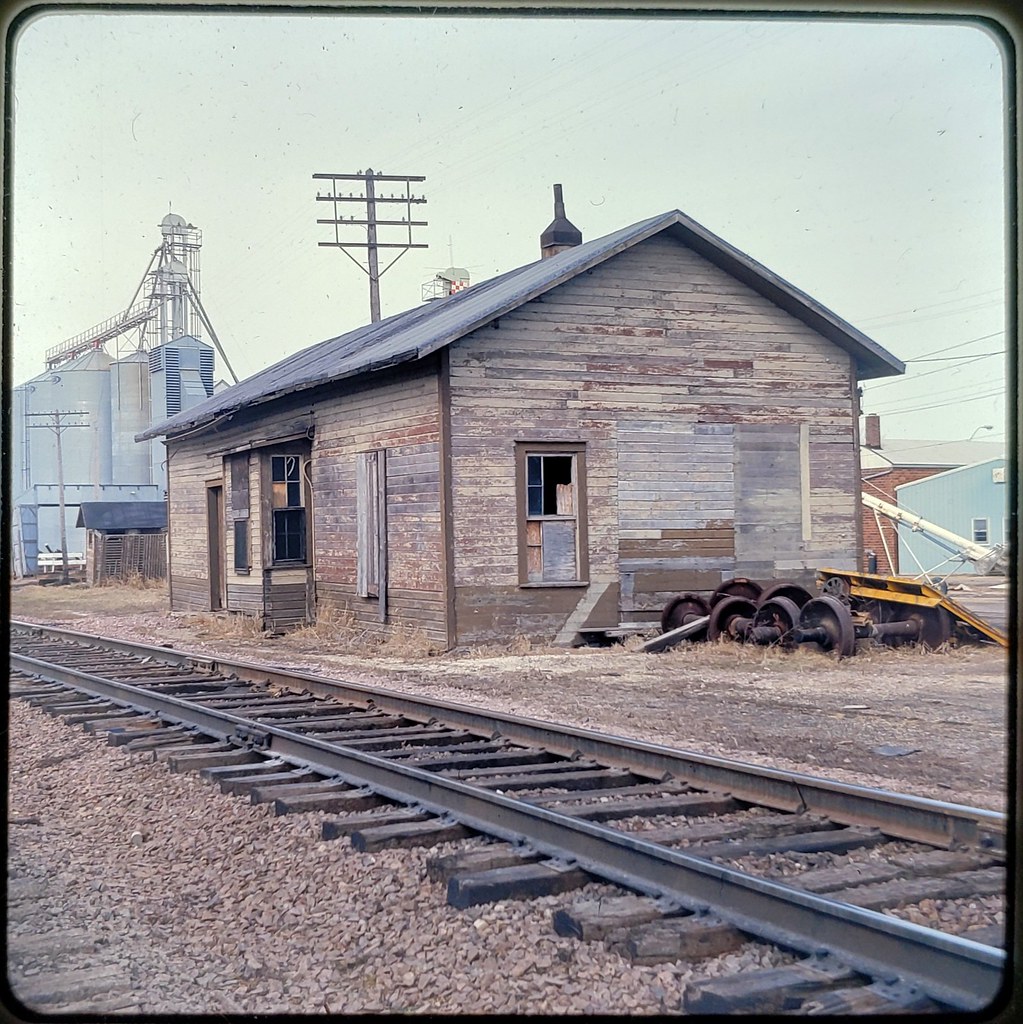 Mar 1974 Stanwood, Iowa CNW depot, Stanwood, Iowa. Flickr