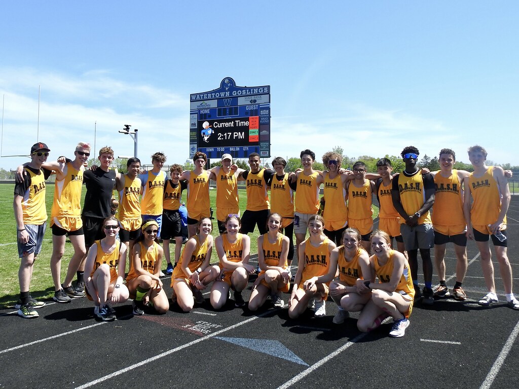 DSCN2615 The 2022 DASH high school track team. Front Emil… Flickr