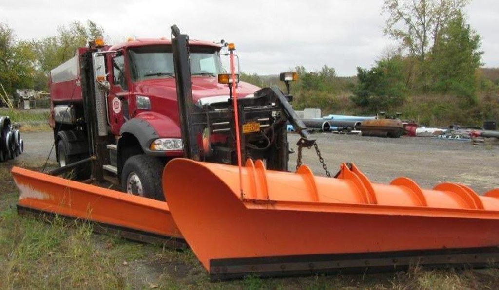 Village of Attica, NY 2008 Mack Granite GU812 4x4 dumpplo… Flickr