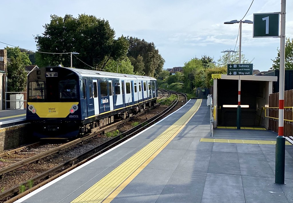 Island Line 484001 Seen at Sandown station heading for Sha… Flickr