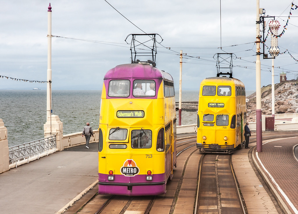 Passing Balloons Blackpool Transport 'Balloon' 713 on a Fi… Flickr