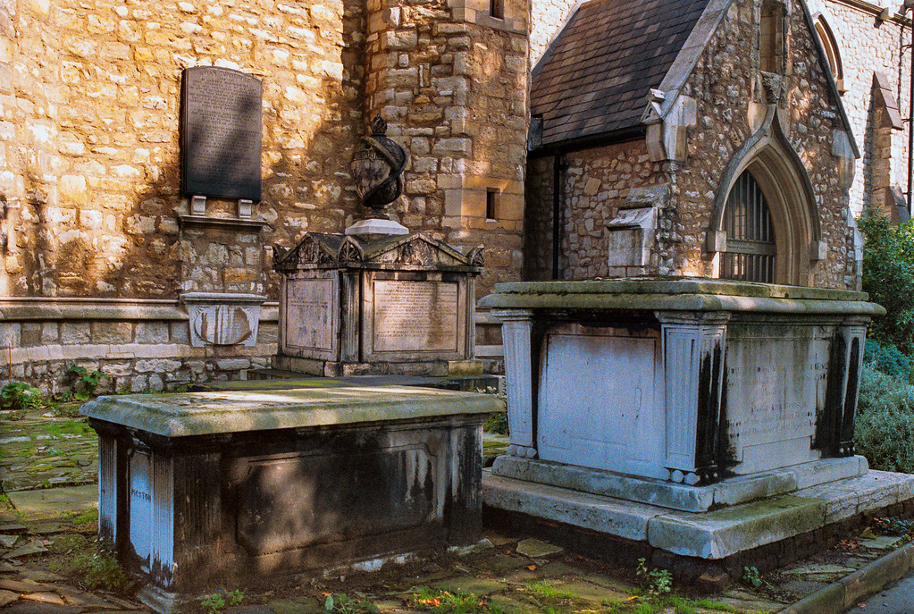 Tombs, Churchyard, St Mary's Church, Lambeth Rd, Lambeth, … Flickr