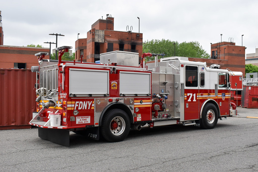 FDNY Engine 71 Fire Department of New York Fire Academy on… Flickr