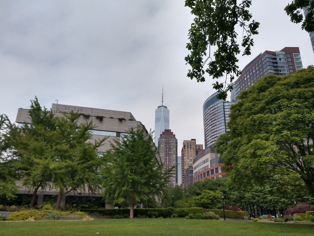 wtc1 in the distance Battery Park. New York, NY. kiminnyc Flickr