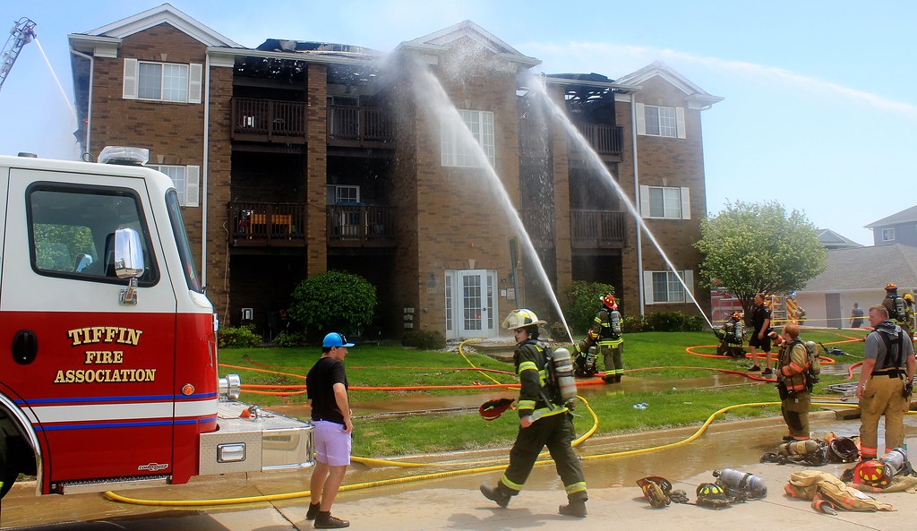 APARTMENT COMPLEX FIRE NORTH LIBERTY IOWA USA Level 13 Images Flickr