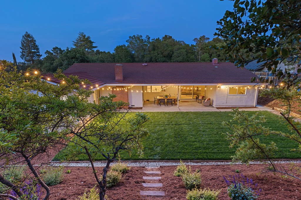 2160 Stonehaven Dr 32 Andy Wong Flickr