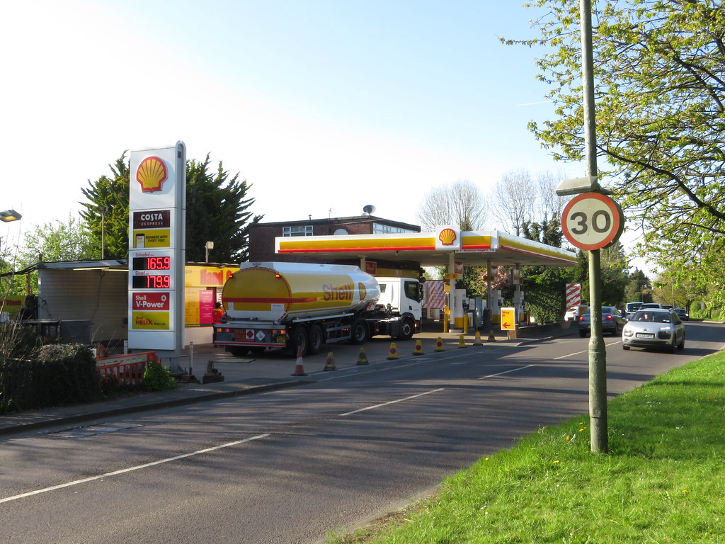 Shell Leaves Green Road, Leaves Green, Keston, Kent BR2 … Flickr