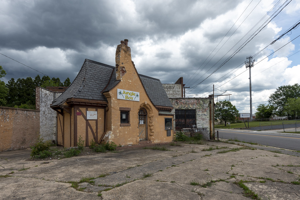 Gas Station, Danville, VA 770 Loyal St. 1920s/'30s cottage… Flickr