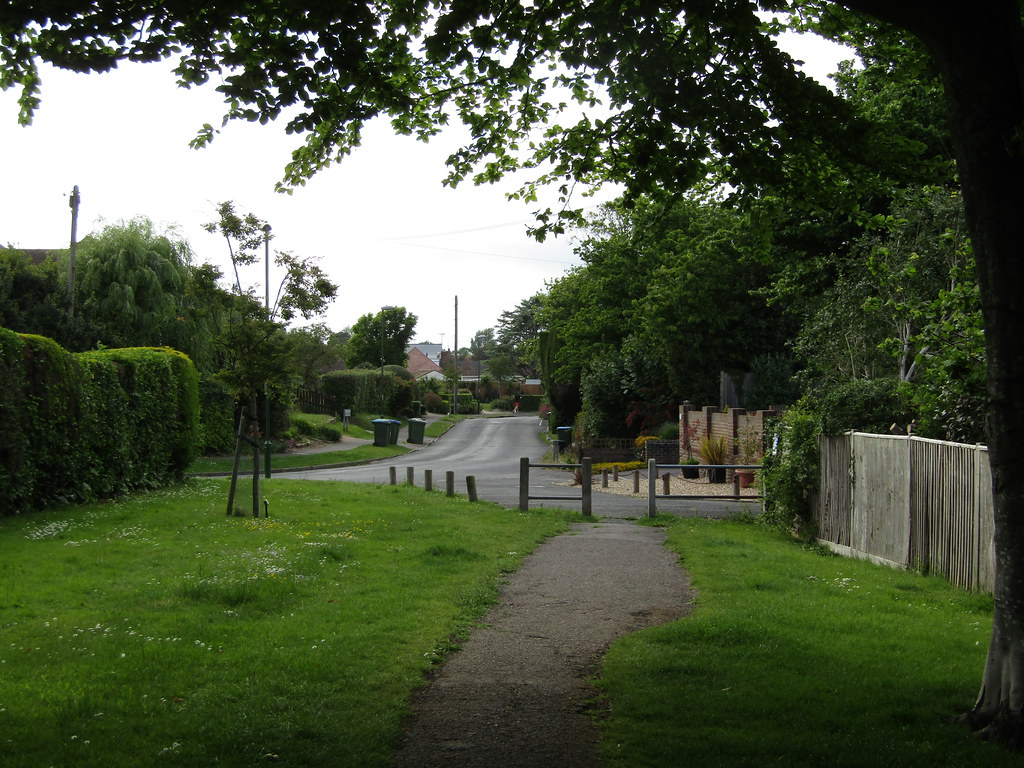 Sea Lane, East Preston Tired, grouchy, and out of sorts ..… Flickr