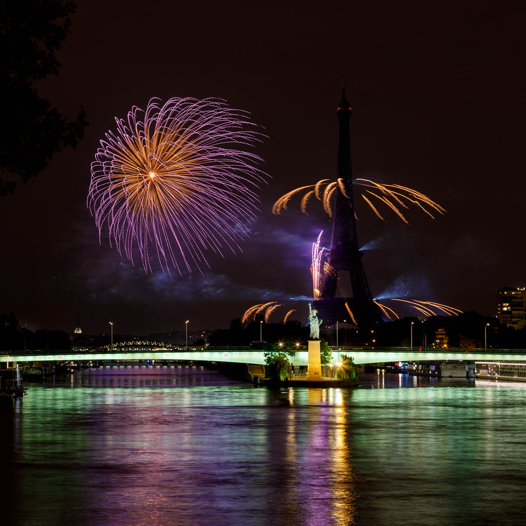 [14 Juillet] Feu d'artifice 2021 Version Carré Juillet 20… Flickr