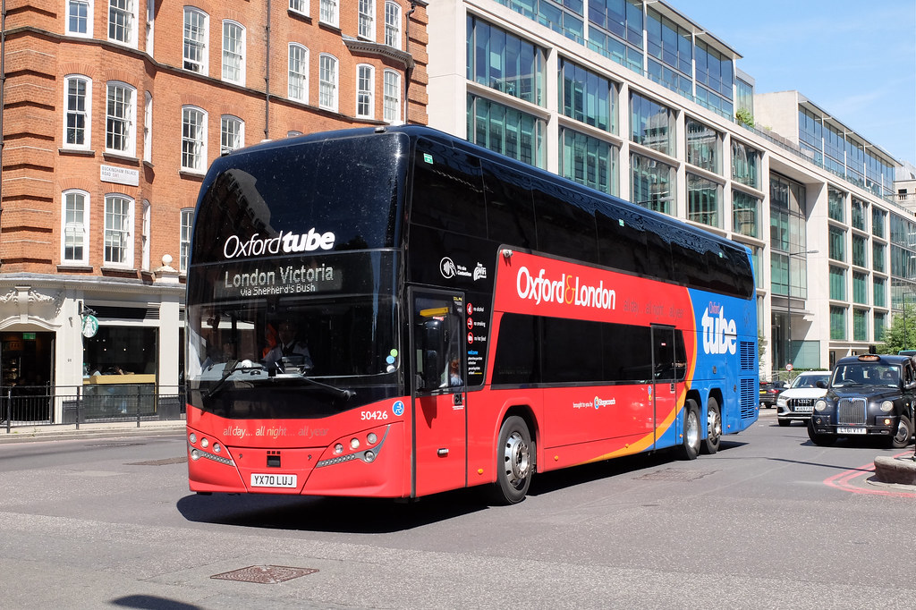 Oxford Tube YX70 LUJ, London Victoria Oxford to London Vic… Flickr