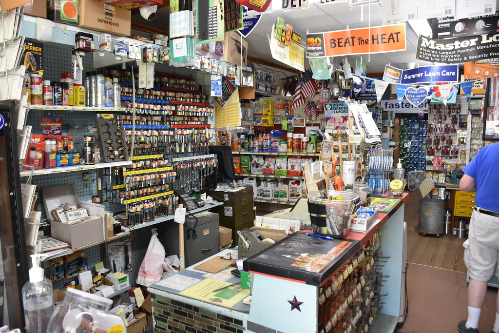 Martins Hardware New Oxford, Pennsylvania May 17, 2022… Flickr