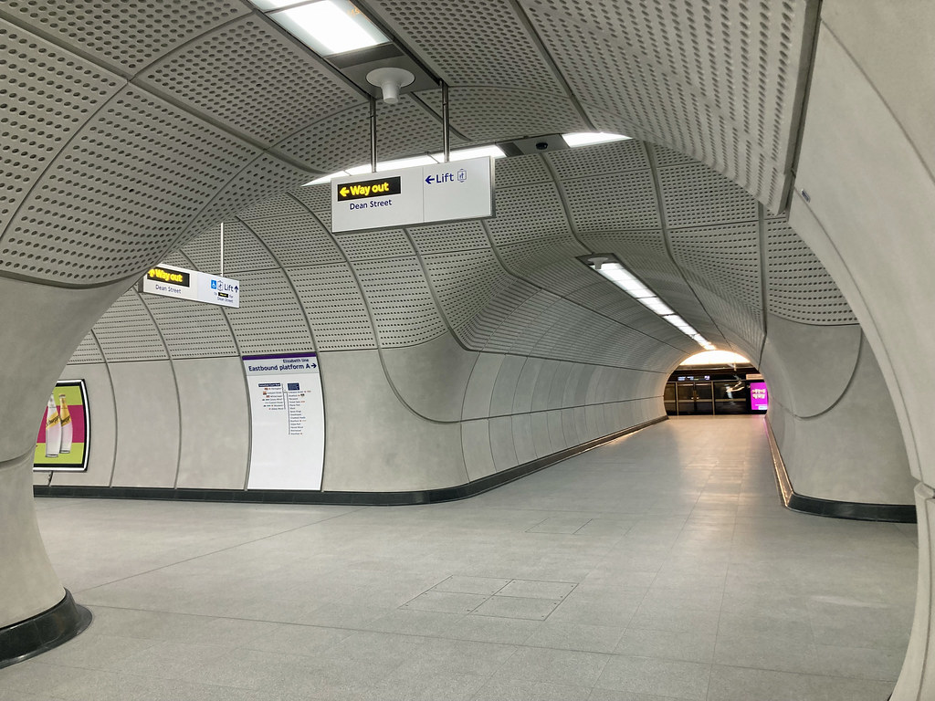 Tottenham Court Road Crossrail's central section opened 24… diamond geezer Flickr