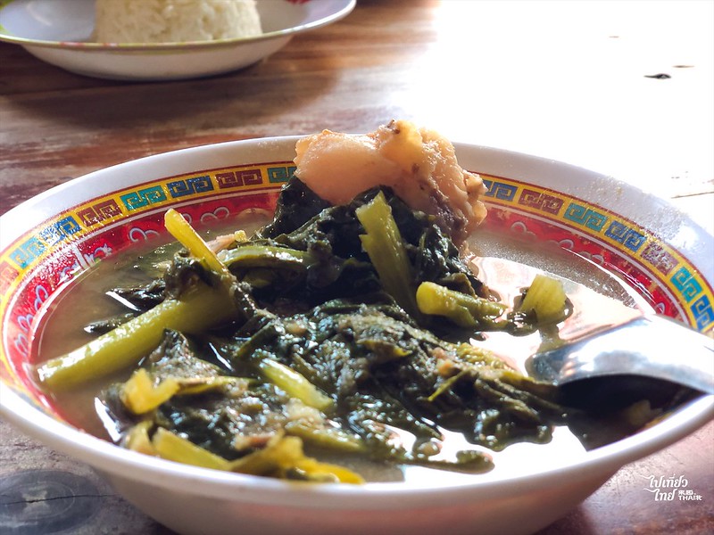 歷史悠久又傳統道地的泰北菜餐館【Laab Kai Mueang Pan Waen ลาบไก่เมืองพันแหวน】