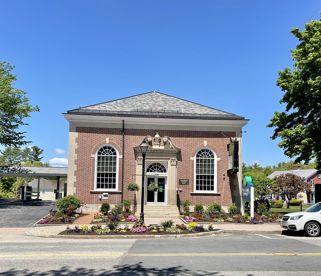 Kennebunk Savings Bank. Kennebunk, Maine. devtmefl Flickr
