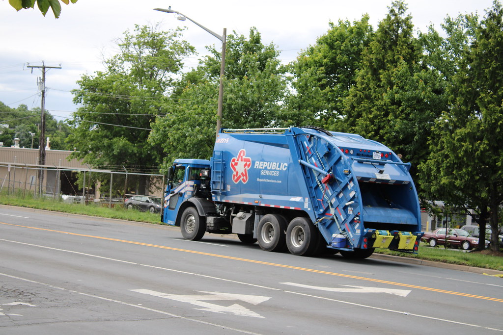 Republic Services truck 2215 Gabriel Langton Flickr