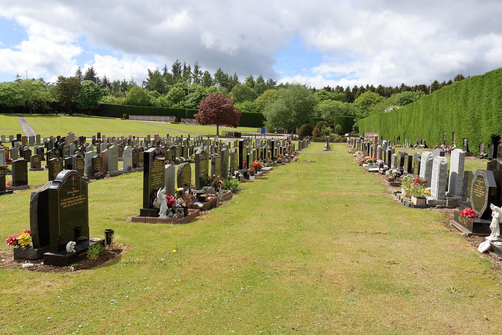 Port Elphinstone Cemetery,Inverurie_may 22_7253 Alan Longmuir. Flickr