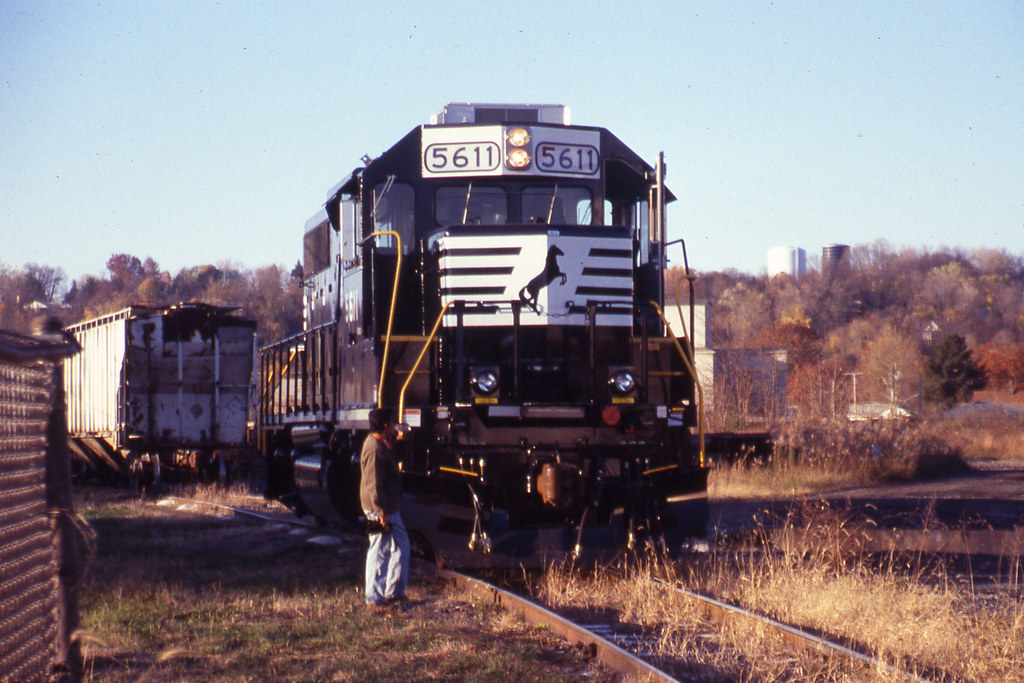 jb14851 NS5611 Blairsville Pa Yard Jim Burd Flickr