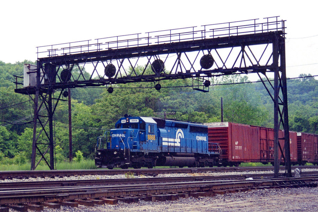 CSXT 8868 at Hancock WV May 27, 2000 cogp39 Flickr