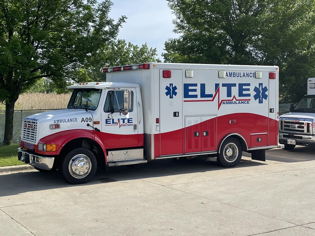 Elite Ambulance (IL) A09 2001 IHC / Road Rescue Former Bea… Flickr