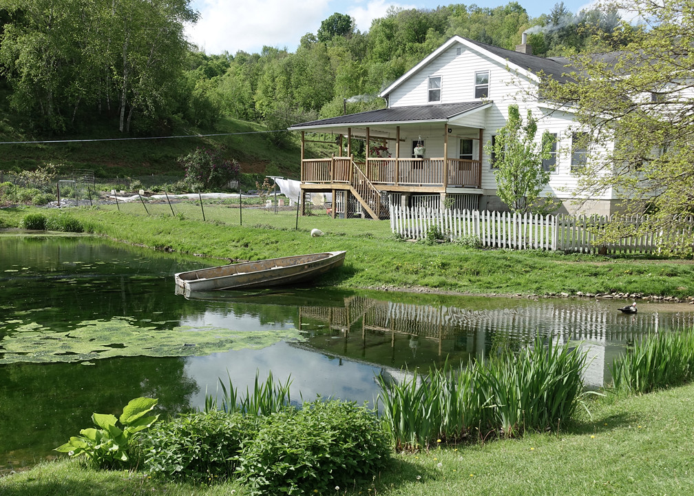 Pond Place An Amish farmstead near Cashton, Wisconsin. Doug Connell