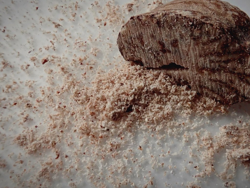 freshly grated nutmeg powder, HMM Dorothea Zinsser Flickr