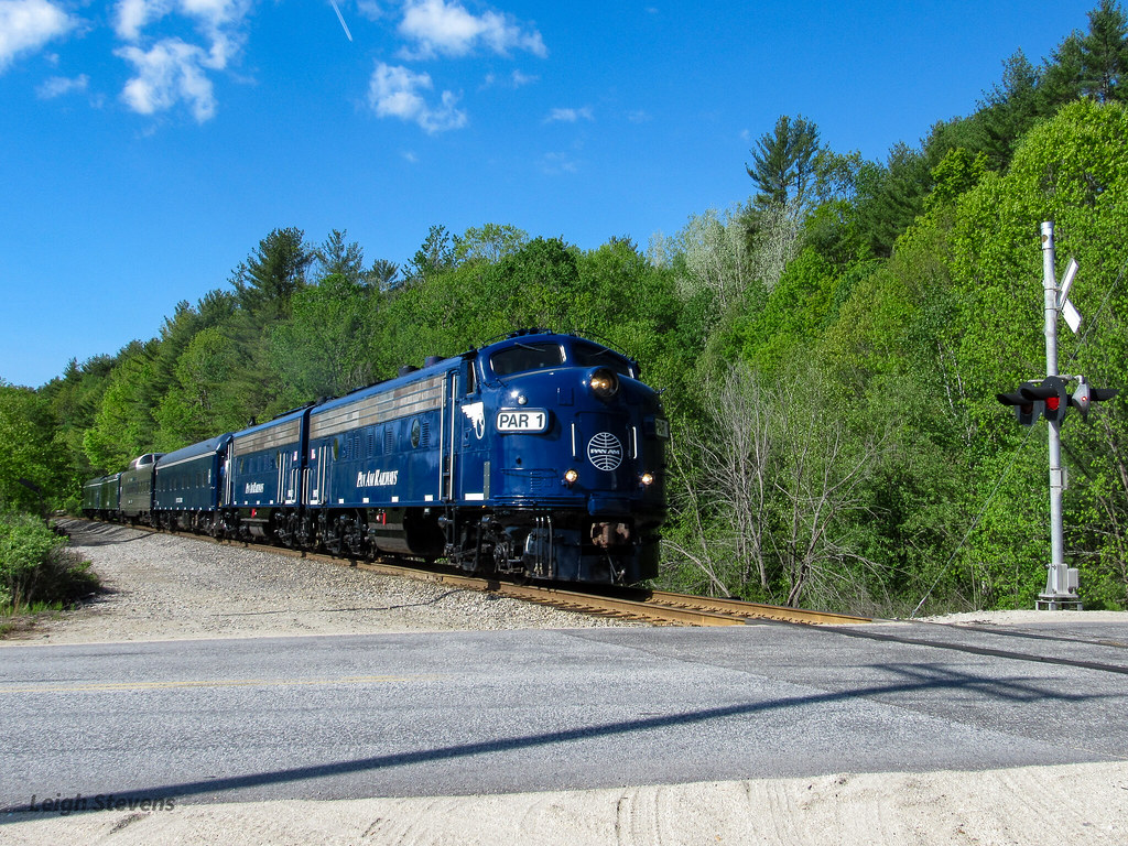 Morse Road The PAR OCS approaching the crossing at Morse R… Flickr