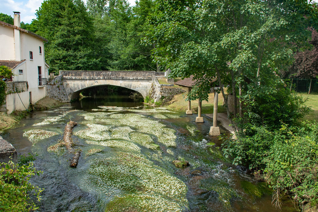 SaintFrontLaRivière Flickr