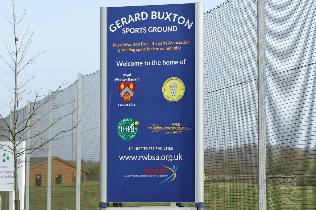 Royal Wootton Bassett Town v Corsham Town HL Flickr