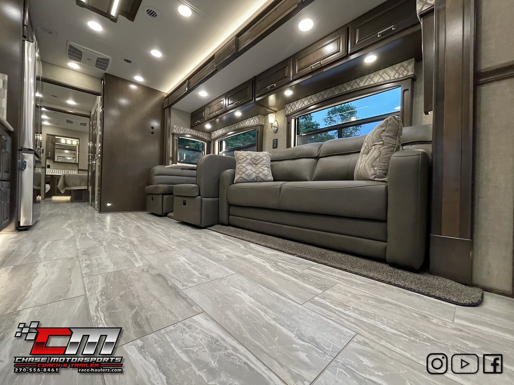 2022renegade45cbf45tripleslidemotorhomewbunks500hp… Flickr