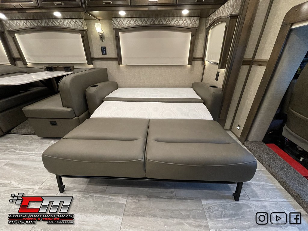 2022renegade45cbf45tripleslidemotorhomewbunks500hp… Flickr