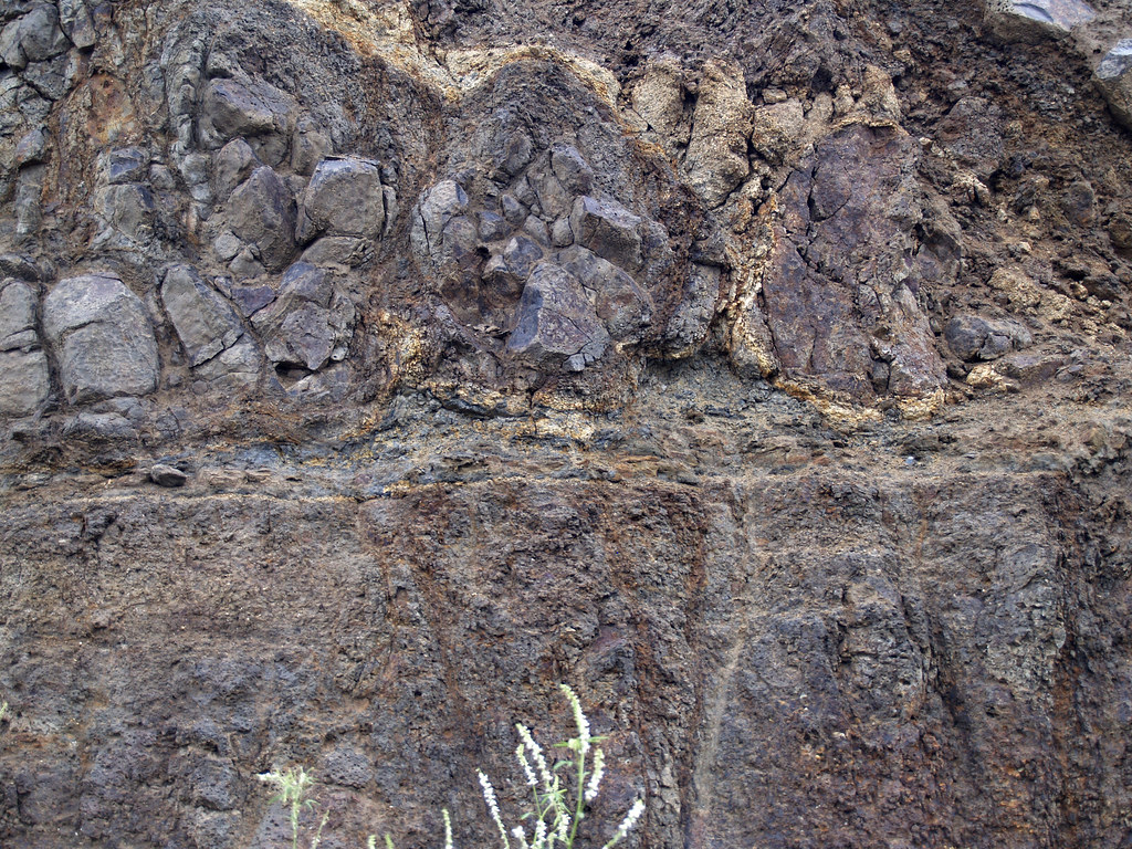 Paleosol between basalt lava flows (Lower Eocene, 5056 Ma; Brown's Hill Quarry, near North Pole