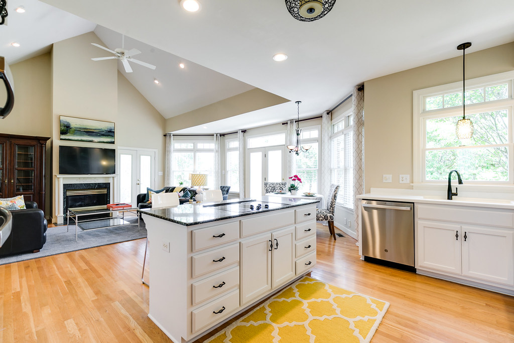 6047 Renwick Dr37 Mindie Ballard Flickr