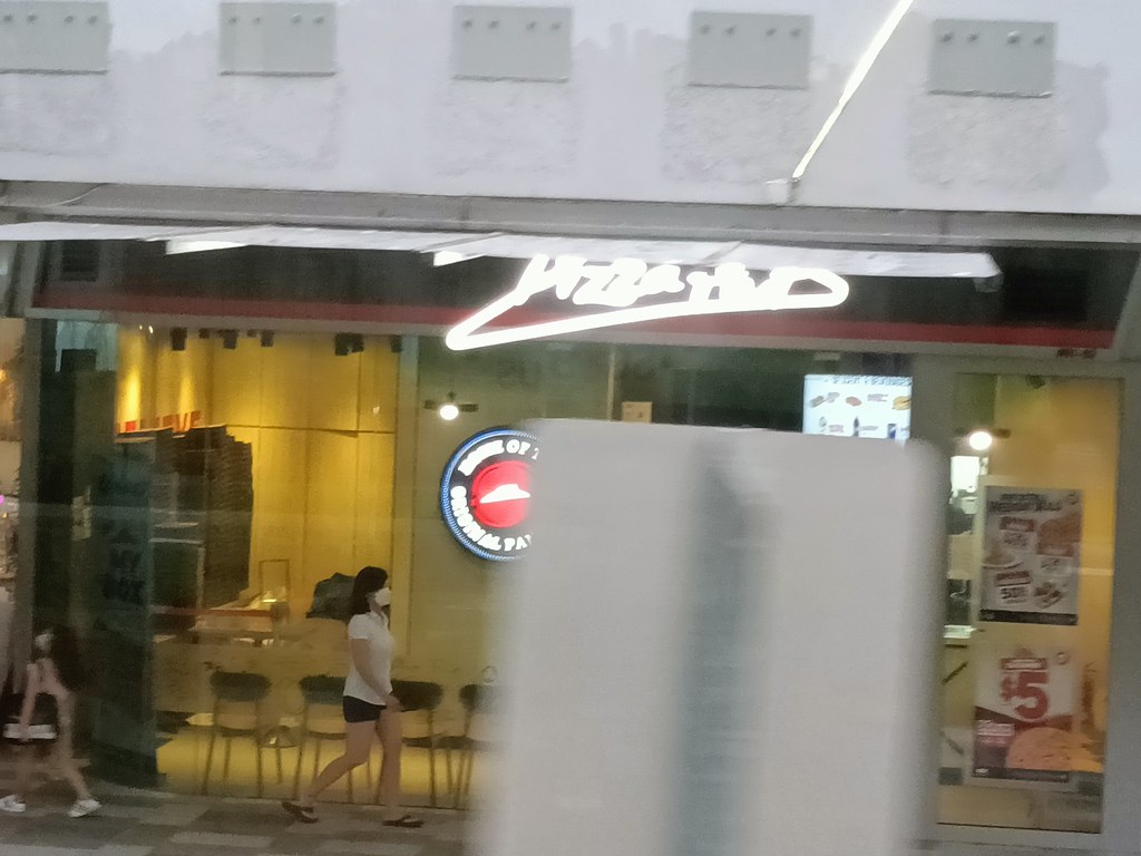 Pizza Hut Delivery outlet at Junction Nine on Thursday 2 J… Flickr